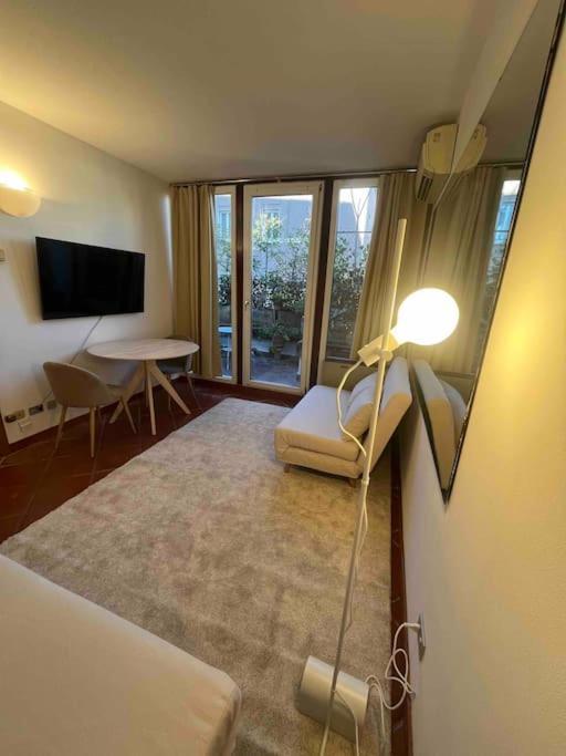 Monolocale In Centro Con Terrazzo Apartman Milánó Kültér fotó